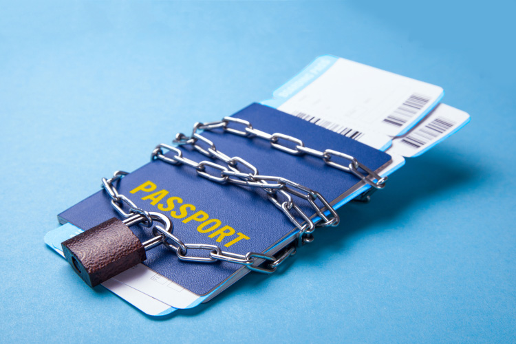 Как мужчинам уехать из Украины сейчас: что нужно знать