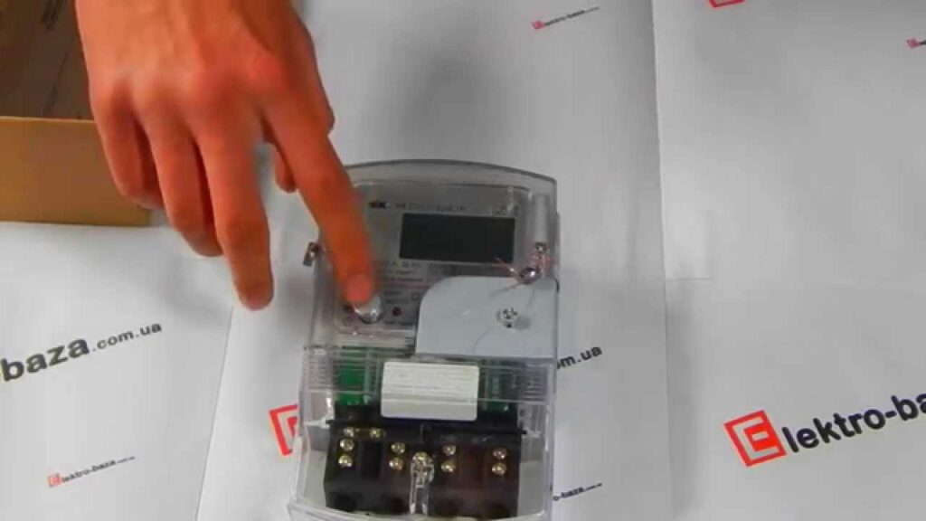 Лічильник день-ніч: як заощадити на світлі просто та зрозуміло