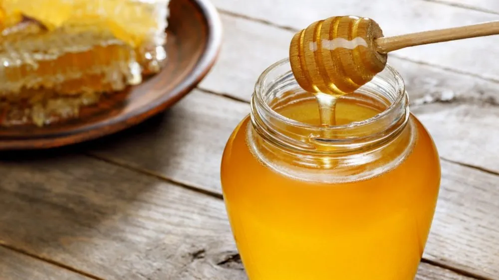Ложка, що лікує: як мед змінює ваше тіло зсередини